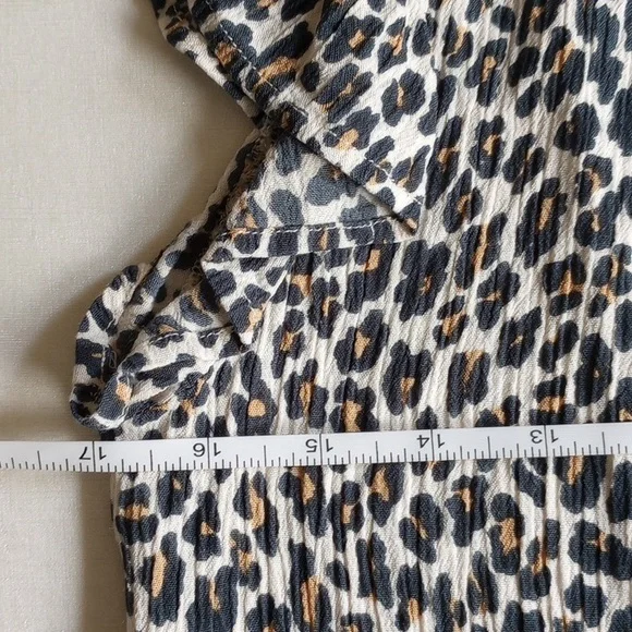 THML High Neck Ruffled Cap Sleeve Top S Leopard Crinkled Gauze 50off3 - Picture 6 of 7